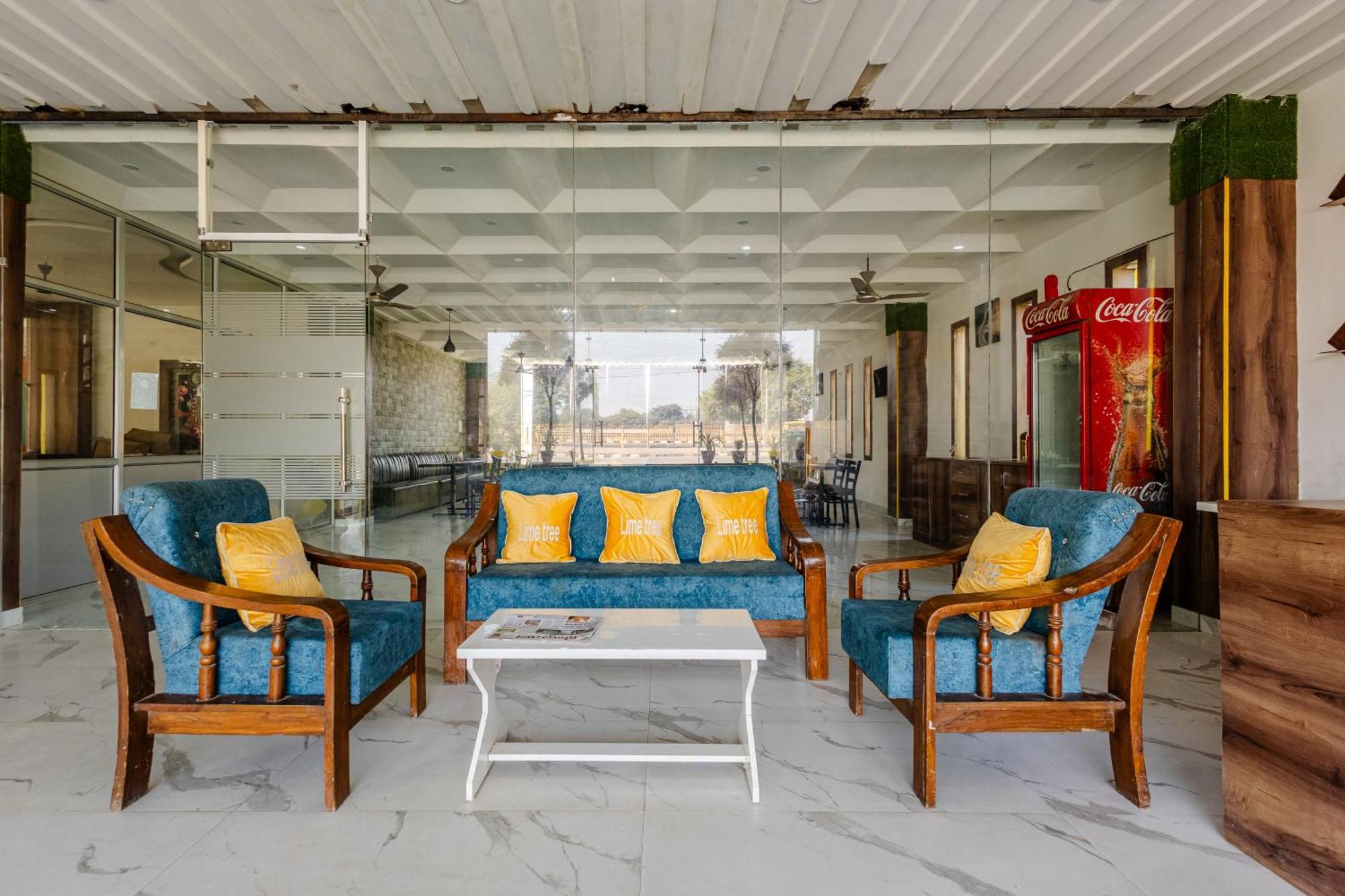 Lime Tree Hotel And Banquet Vrindāvan المظهر الخارجي الصورة