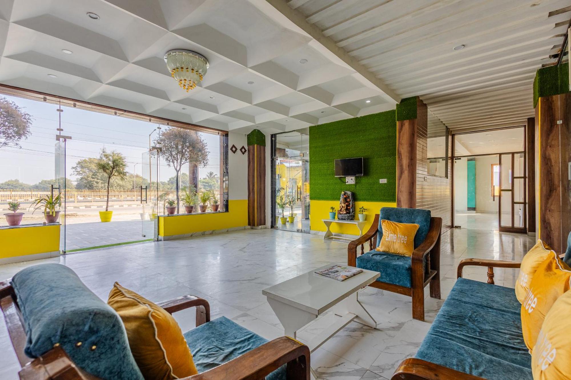 Lime Tree Hotel And Banquet Vrindāvan المظهر الخارجي الصورة