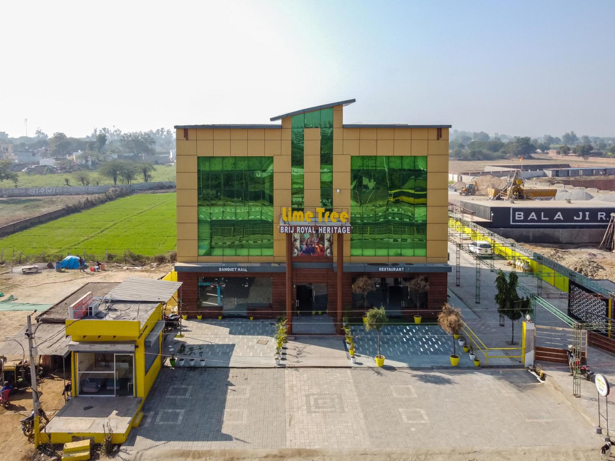 Lime Tree Hotel And Banquet Vrindāvan المظهر الخارجي الصورة