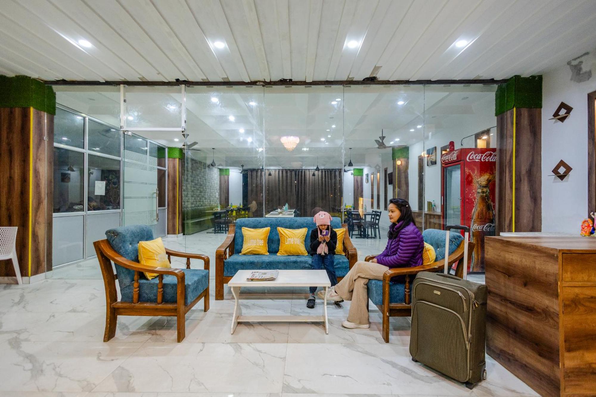 Lime Tree Hotel And Banquet Vrindāvan المظهر الخارجي الصورة