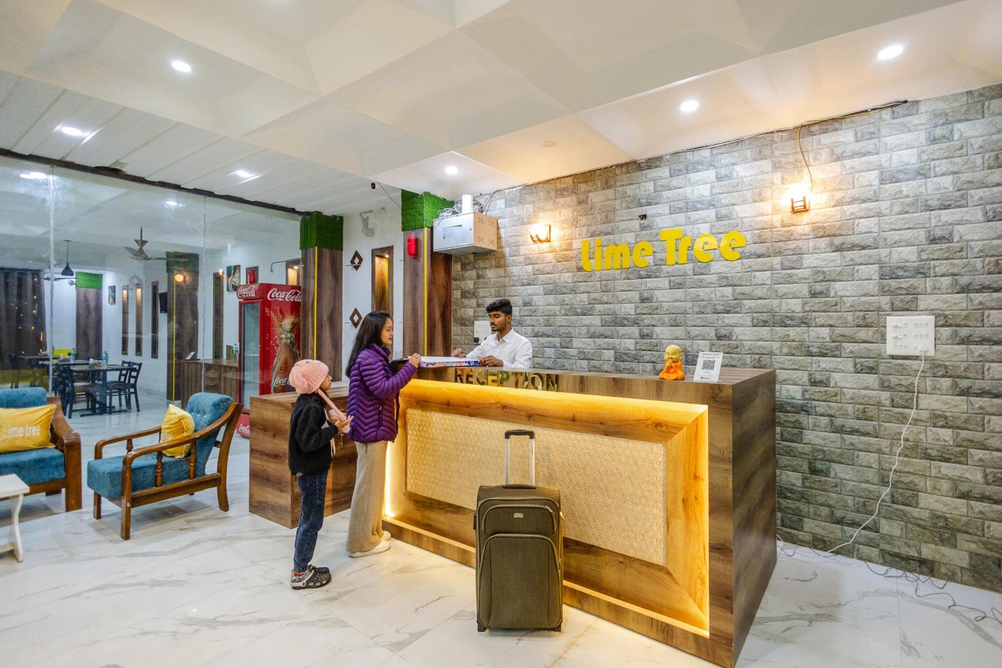 Lime Tree Hotel And Banquet Vrindāvan المظهر الخارجي الصورة