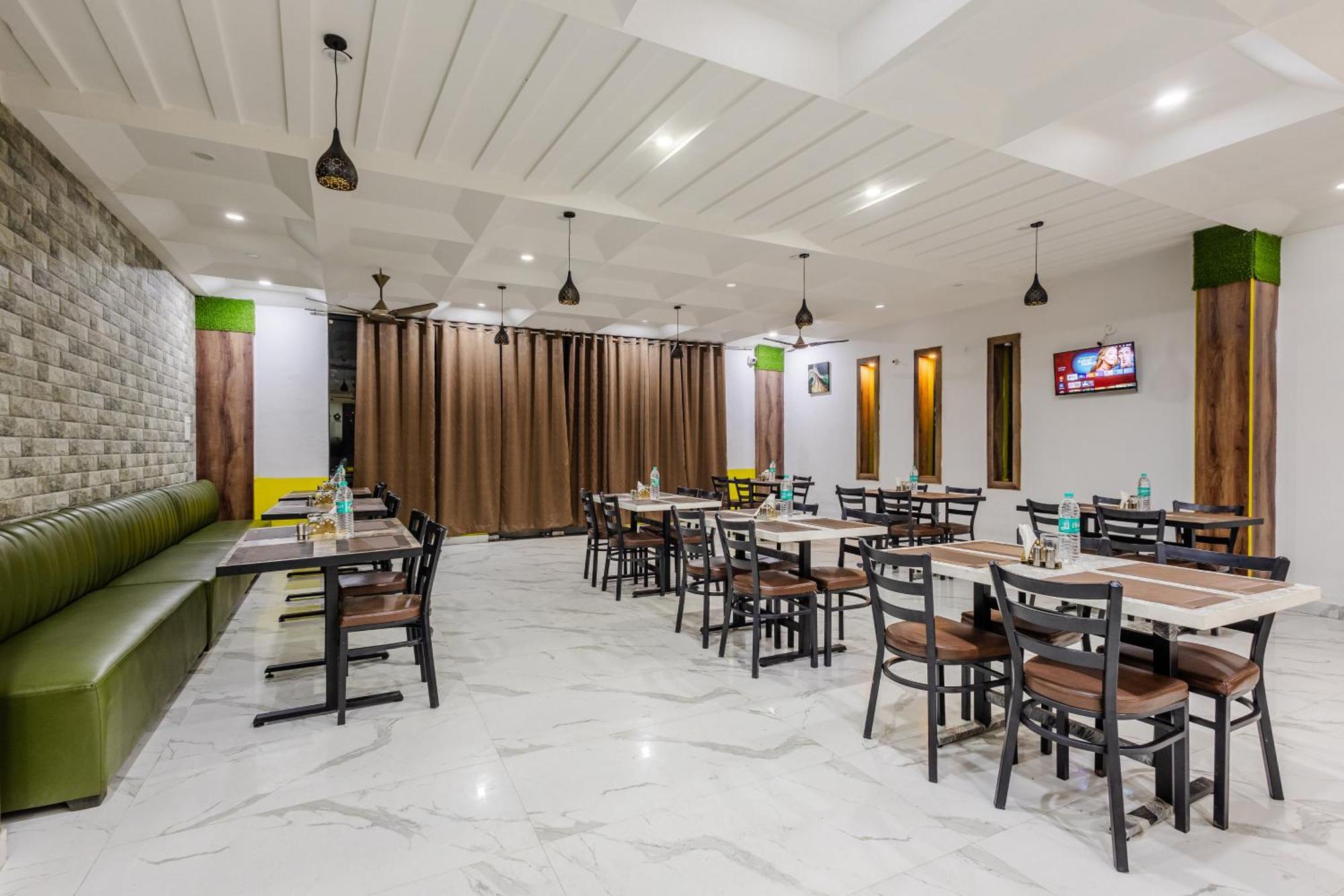 Lime Tree Hotel And Banquet Vrindāvan المظهر الخارجي الصورة