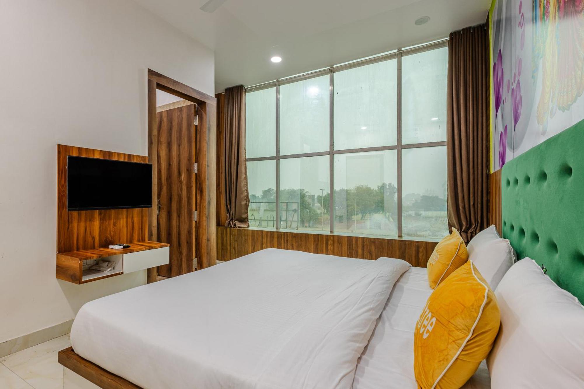 Lime Tree Hotel And Banquet Vrindāvan المظهر الخارجي الصورة