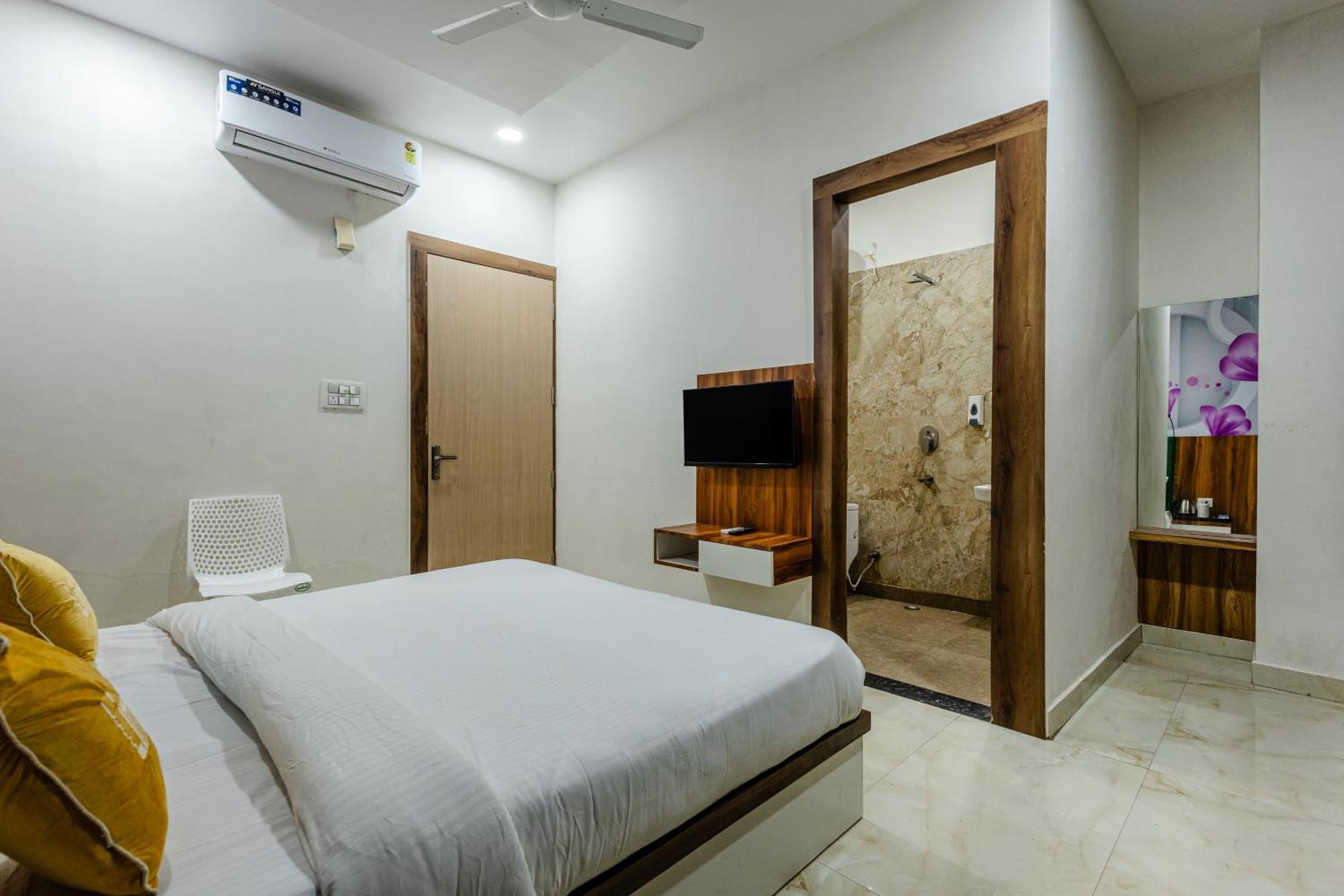 Lime Tree Hotel And Banquet Vrindāvan المظهر الخارجي الصورة