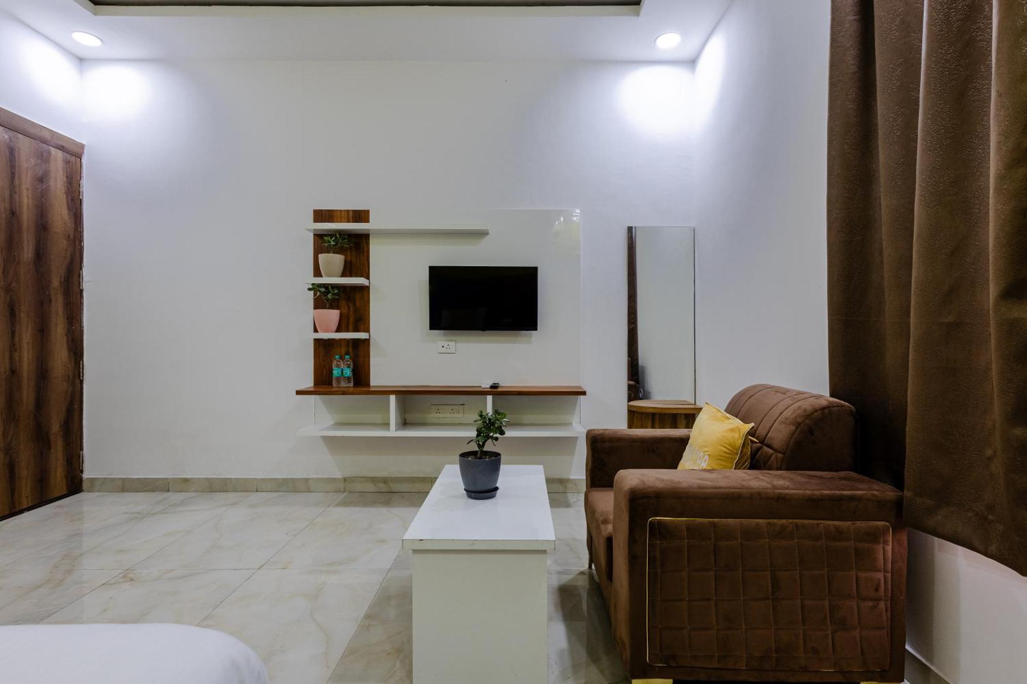 Lime Tree Hotel And Banquet Vrindāvan المظهر الخارجي الصورة